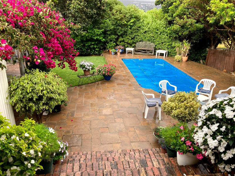 4 Bedroom Property for Sale in Clovelly Western Cape
